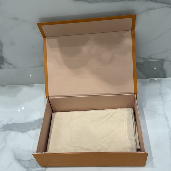 Louis Vuitton Orange Box - Picture 4 of 9